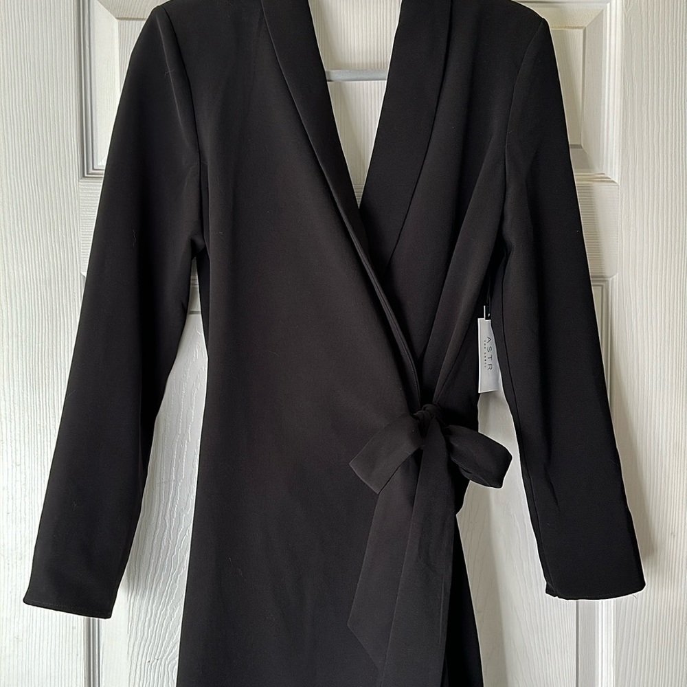 BNWT Astr the Label Graciela Dress Black